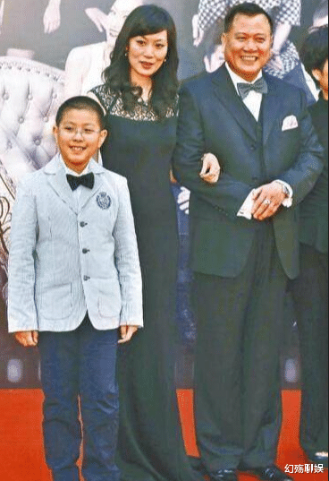 万梓良|拍《喜剧之王》时，万梓良被吴孟达“抢戏”，真是周星驰忘恩负义？