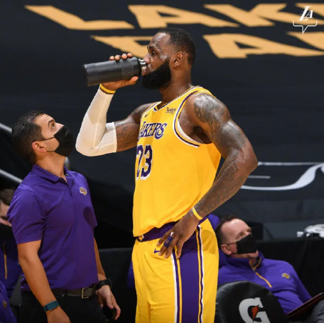 勒布朗·詹姆斯|詹姆斯25+8+8，恩比德29+11+3！谁能拿到MVP？