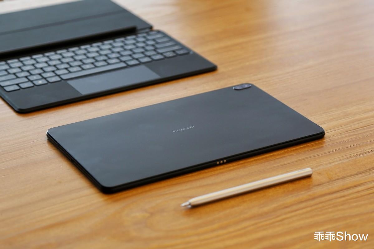 编程|搭载OLED屏 形态百变 华为MateBook E图赏