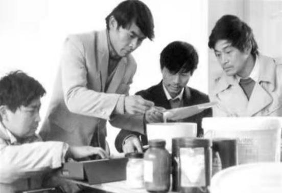 育妈计|四兄弟凑1000元创业,如今个个百亿资产,其中2个还是曾中国首富