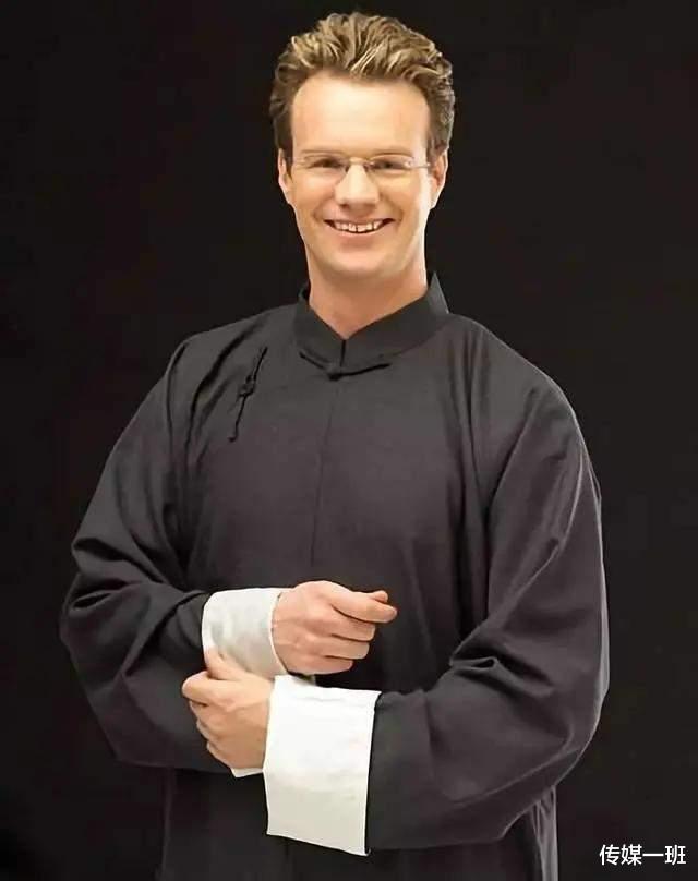 相声|姜昆的外国帅徒弟大山如今变苍老大爷，开拓喜剧市场事业反响一般