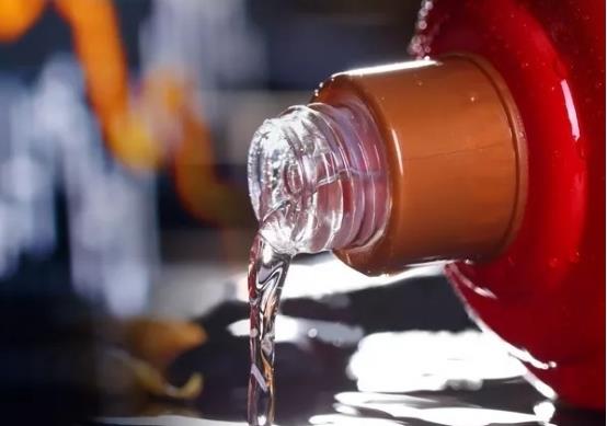 宓听枫|一场视频会议后，各大名酒价格暴跌，以后没法囤酒控价了？