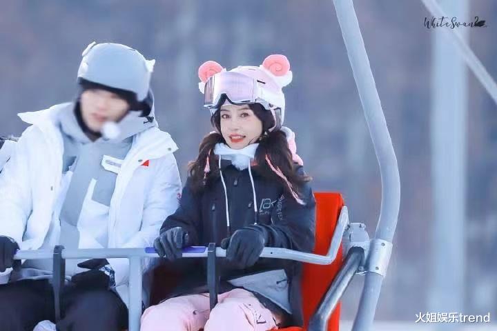 Angelababy|虞书欣Angelababy仅差6岁，baby的少女感去哪了？