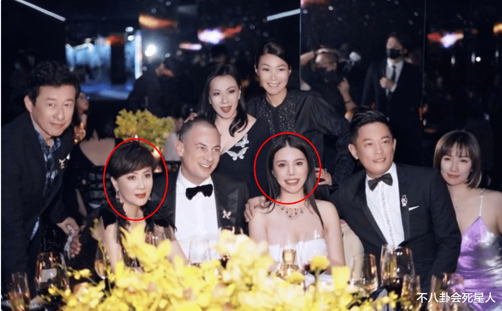 章泽天|4位内地名媛千金，身价4百亿39岁未嫁，章泽天和她同场被冷落