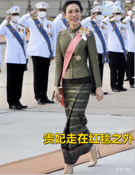 泰国二公主难得归来,王室五口人齐聚,红毯细节却彰显宫廷尊卑