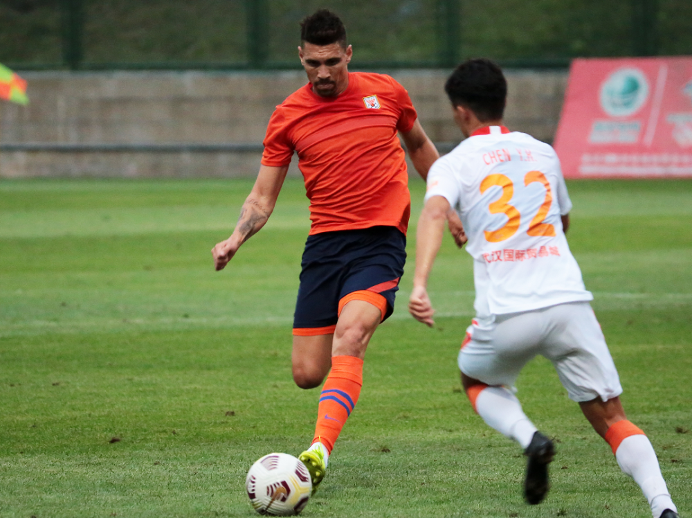 那些你很冒险的梦 泰山队全新首发,外援双后腰出战,费莱尼替补,16岁新星进名单