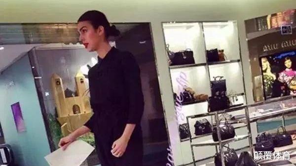 C羅|第一高富帥C羅訂婚了！行走的荷爾蒙名花有主，未婚妻曾是保姆