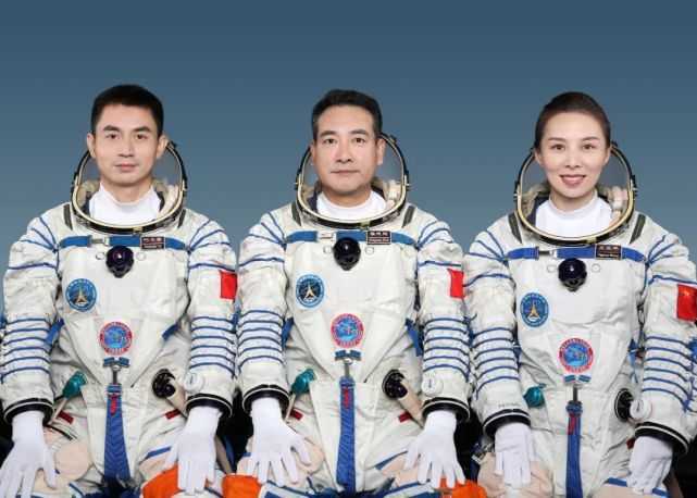 美卫星两次靠近我国空间站,我方紧急避碰,呼唤“带刀侍卫”上天