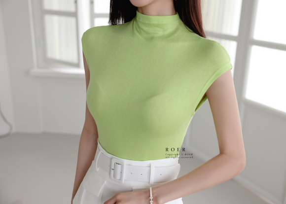 壹品穿搭|女神孙允珠高清时尚搭配：炫烁金绿简约都市丽人无袖裙