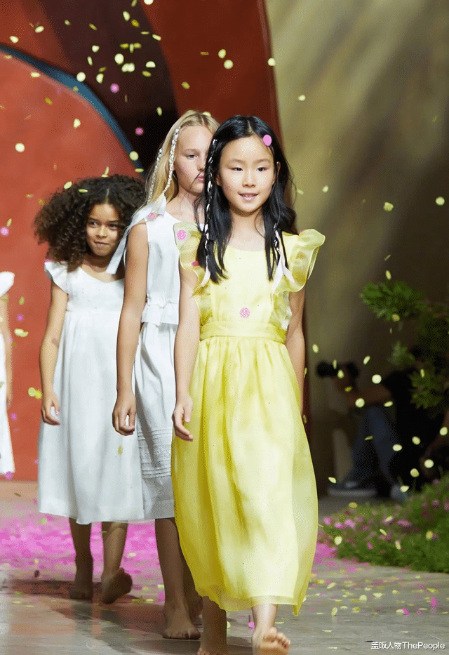 贾云馨|长相浪费基因?这些星二代,明明跟父母共用一张脸