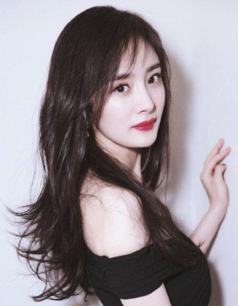 杨幂|杨幂这次出事了！遭网友拍照黑脸翻白眼一脸嫌弃，网友：退圈吧