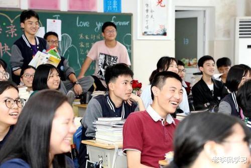 老李侃学习|副教授“跳槽”在中小学当教师，是“大材小用”，还是“向钱看”