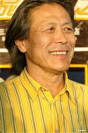 刘奕君|刘奕君：没毕业就被“封杀”，咬牙坚持26年，51岁苦尽甘来无遗憾