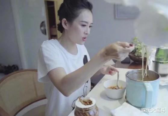 章子怡|40多岁的章子怡体重常年90斤，日常食谱曝光，原来一天要吃五顿