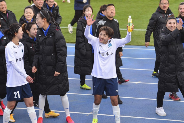 王霜|14场不败+2连冠！国内足坛新老大诞生，王霜11分钟=冠军到手