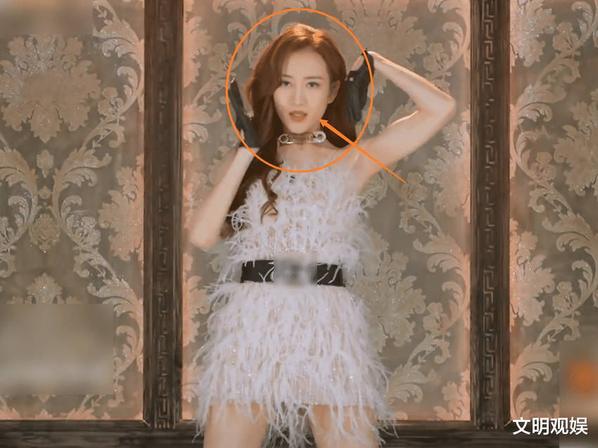 王鸥|本来已经觉得王鸥够美，当她站在张柏芝身边，颜值差距拉开一大截