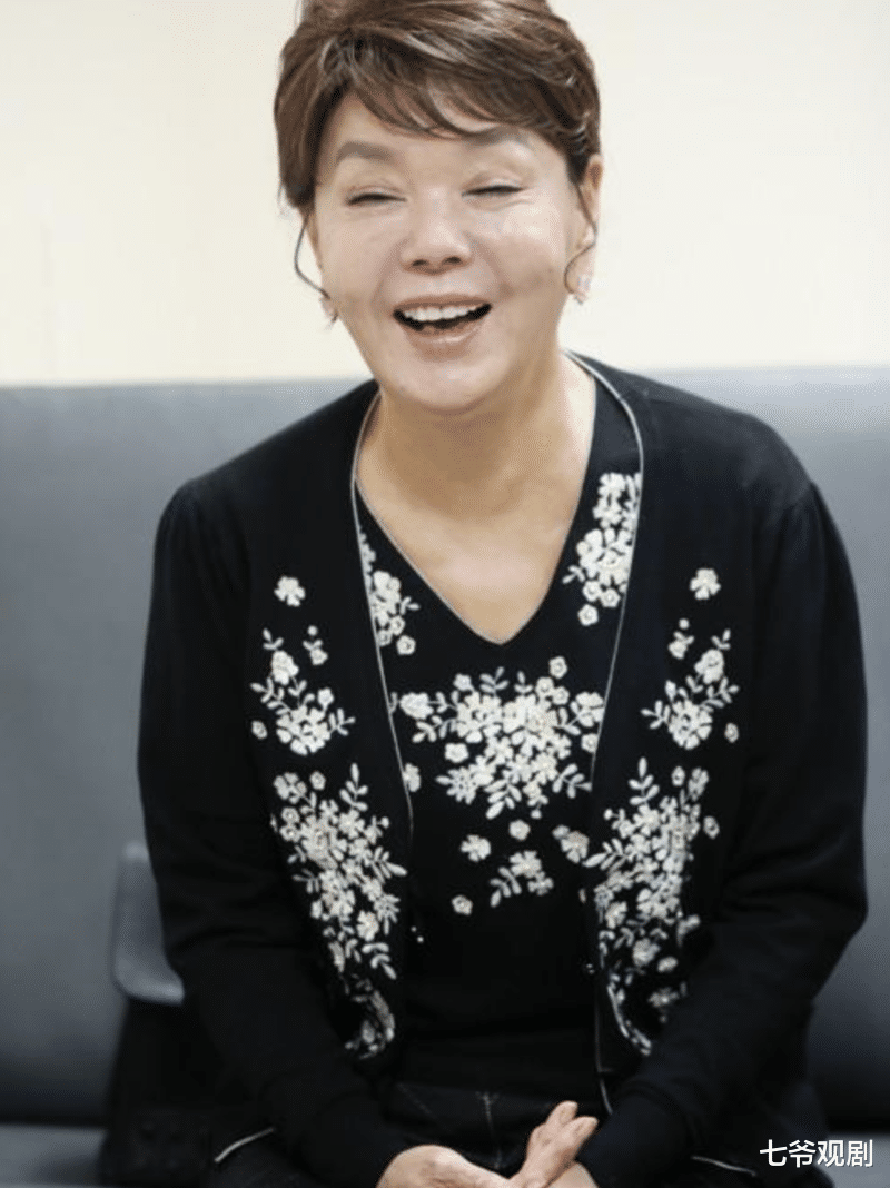 自己的司机撞死婆婆,女星寻死觅活,嘱咐好友坟头种上牵牛花