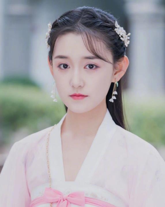 金素妍|出道多年，蒋依依终迎来女主戏，网传男主是TFBOYS的一员？