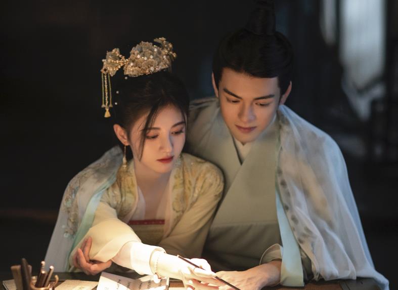 花匠小美 《慕南枝》的服化道不走“敷衍风”，鞠婧祎的造型说是真惊艳