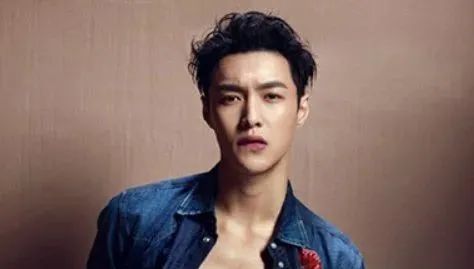 张艺兴|吴亦凡事件再次升温，曝出当初“排挤”张艺兴事件，退团时究竟发生了什么？