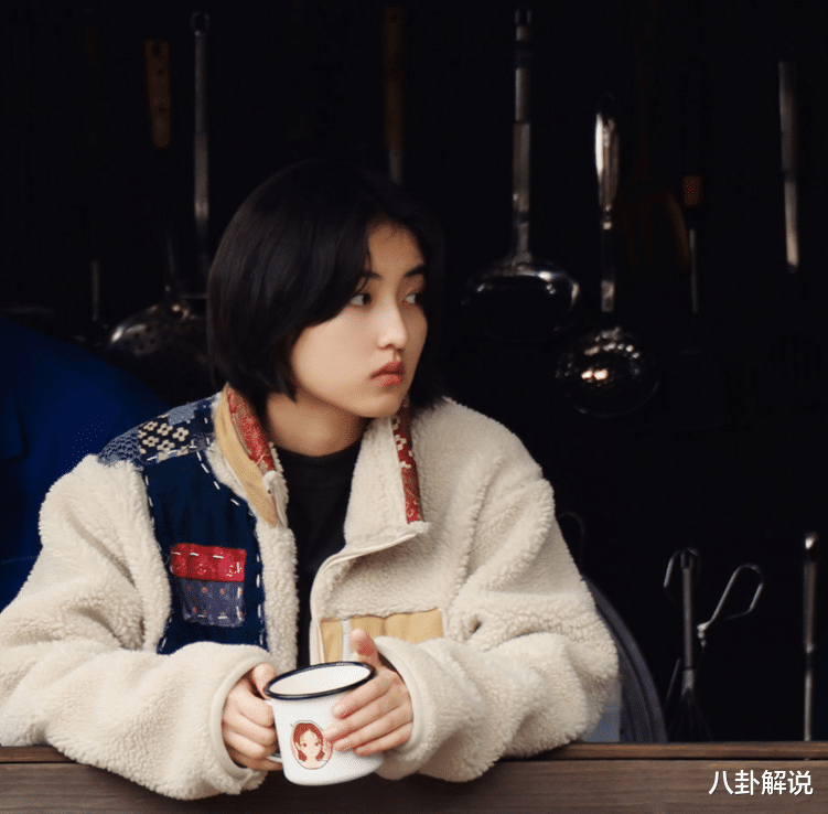 |张子枫不愧是团宠！黄磊划船也要带她去钓鱼，但她的回应好懂事