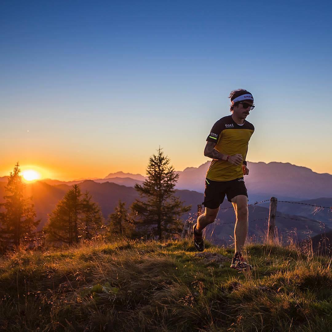 运动|为啥中年人每天跑五公里,依然肚子上一圈肉呢?