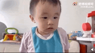 古巨基|古巨基元旦分享全家福，儿子越来越像爸爸，夫妻俩开心笑出鱼尾纹