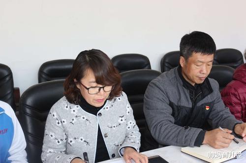 发型|学校公开学生不良发型，一股浓浓的“杀马特”风，网友说没眼看