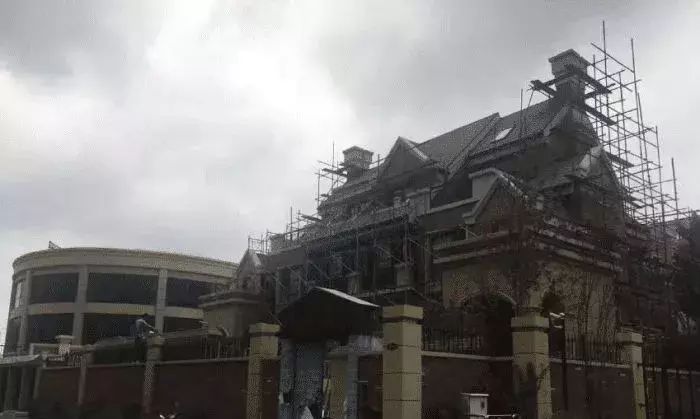 暴发户亲戚买了一栋别墅,装修花了600W! 房子大就是任性,晒晒