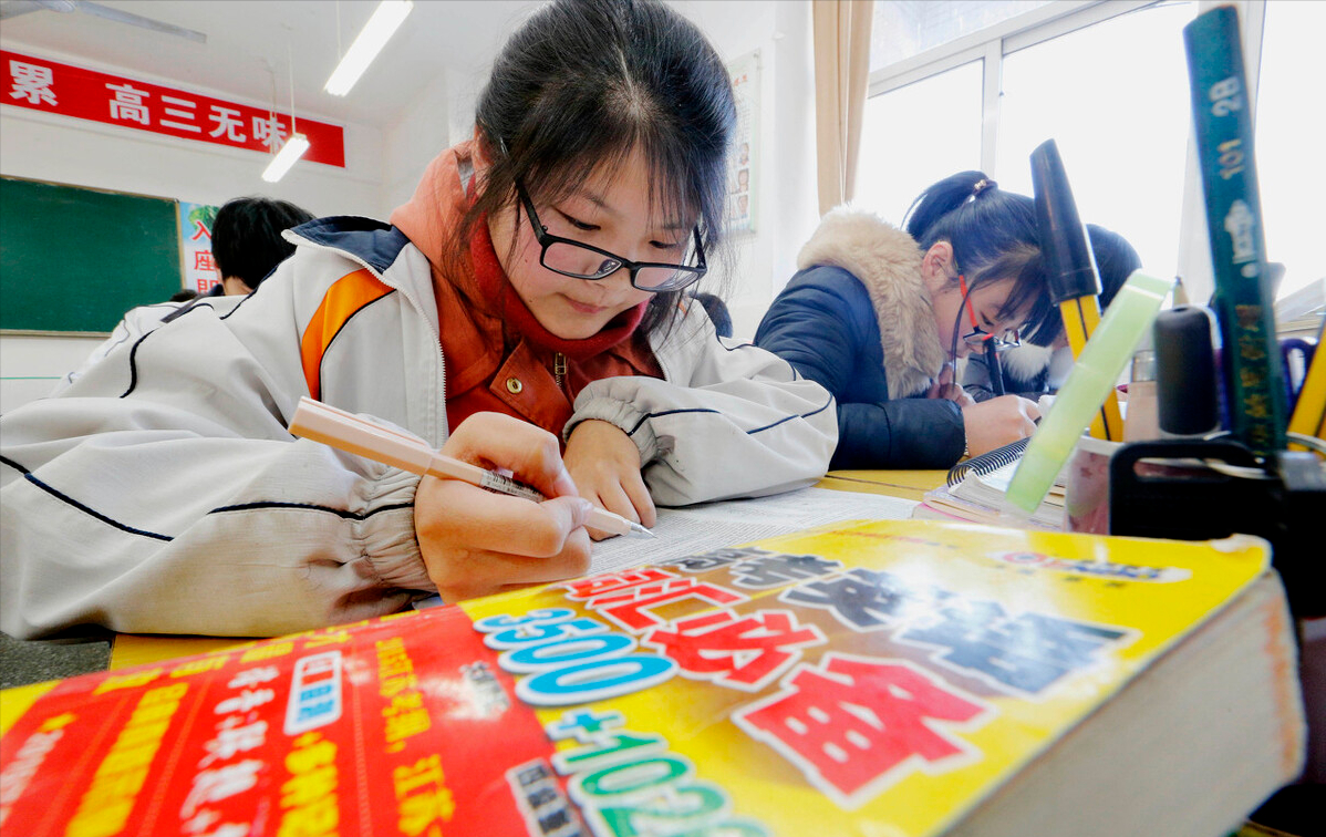 浙江大学|高考后才明白，做普高的鸡头和重点的凤尾截然不同，选错悔之晚矣