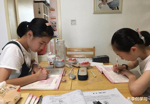 老李侃学习|年薪30万起？北上广出现补课班“替代品”，大学生成受欢迎对象