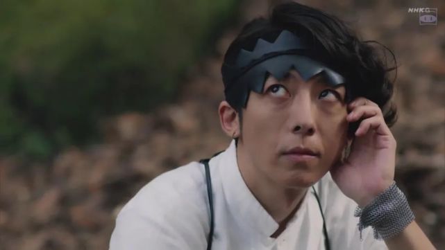 岸边露伴|岸边露伴真人版六壁坂篇,为什么一半剧情都是黑白画面呢?