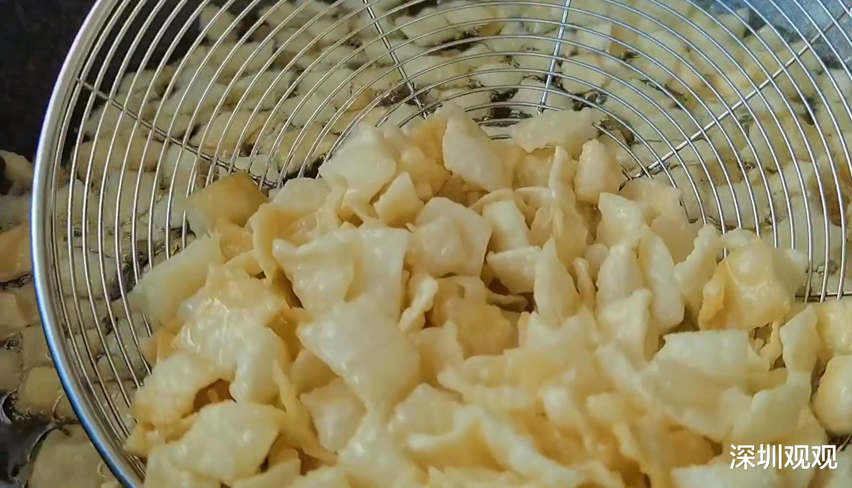 深圳观观 简单！用饺子皮做沙琪玛：酥脆，香而不腻，虽油炸，但一点不吸油