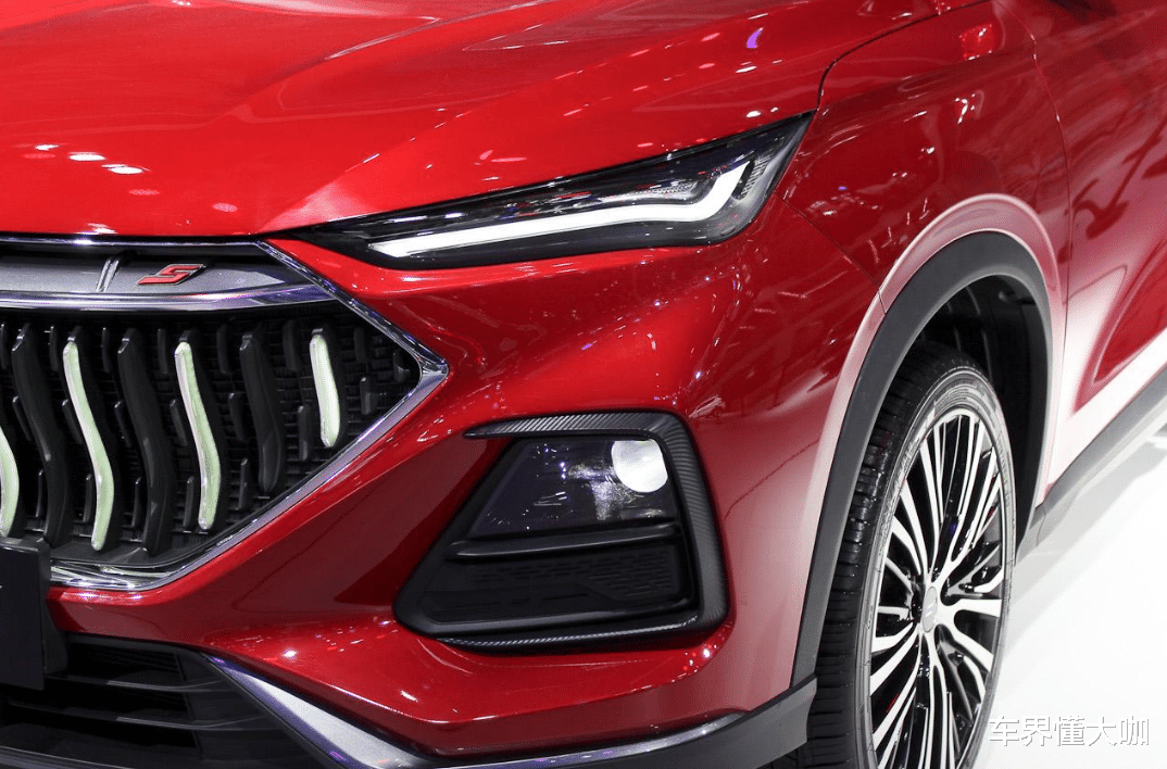 SUV|6.99万起！适合年轻人的两款轿跑SUV，你更喜欢谁？
