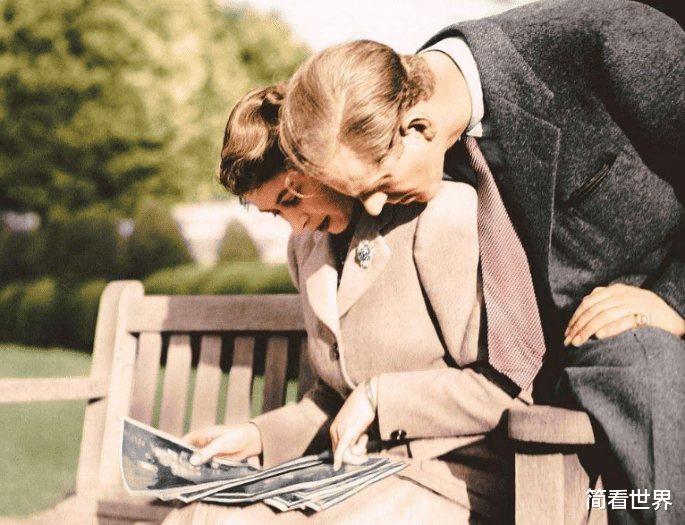 英国|莉莉与菲利普：少年一见倾心，中年争吵冷战，74年爱得炽热绵长