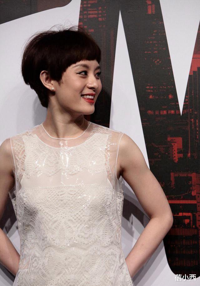 孙俪|孙俪剪了齐刘海波波头，穿薄纱蕾丝裙亮相，气质一般人真比不了