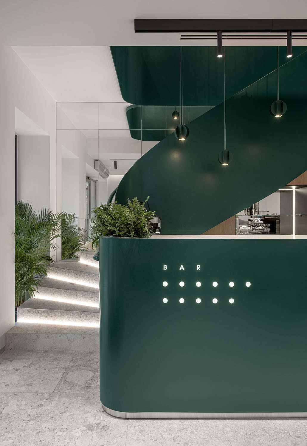 |乌克兰基辅365 STUDIO理发店设计