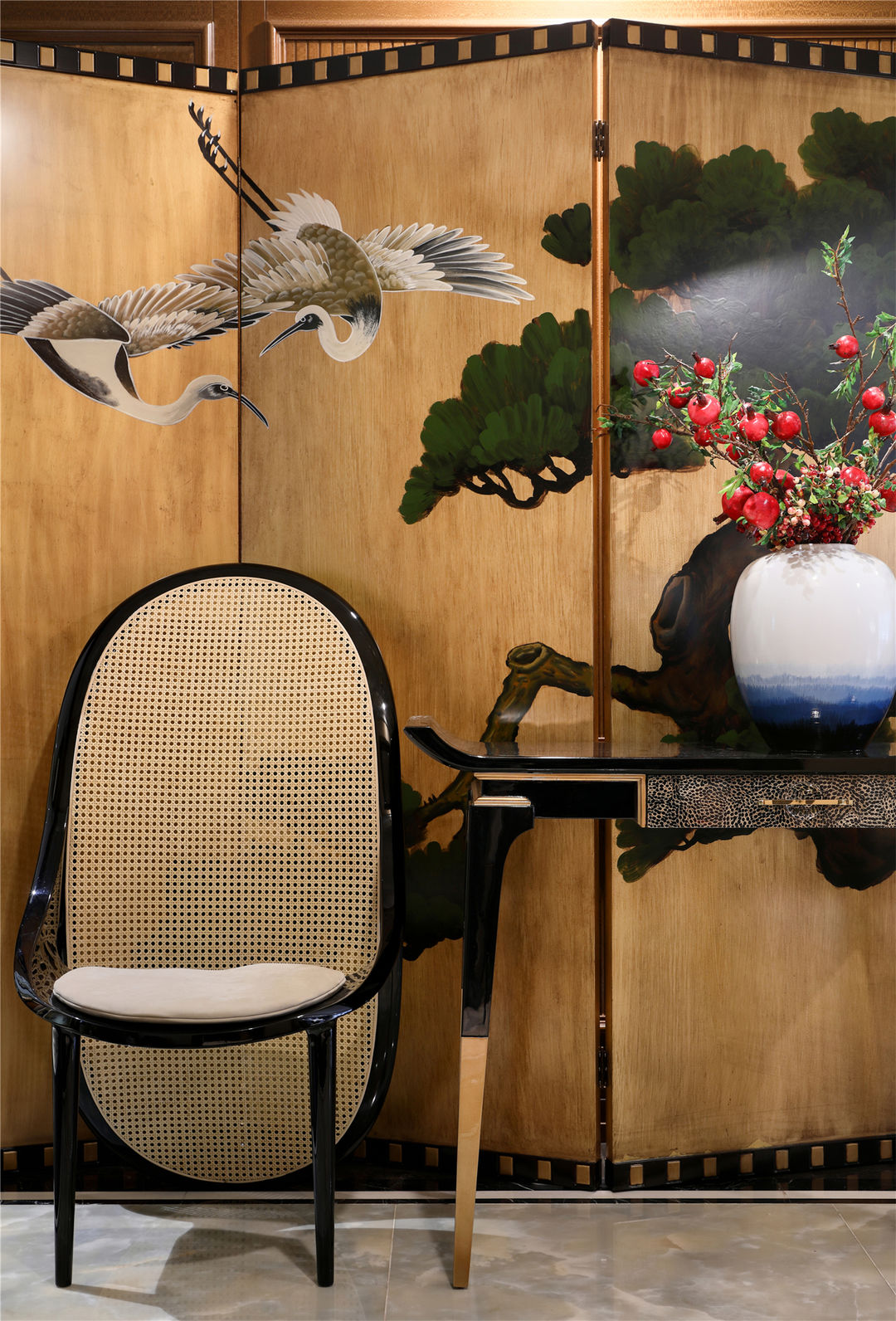 高级的复式装修,完美利用各种色彩,装饰充满质感的家