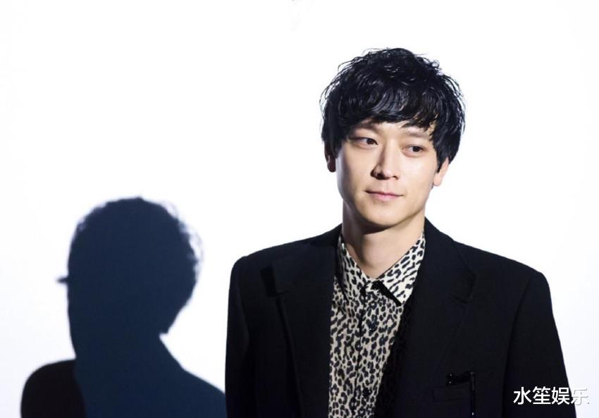 姜栋元|韩国顶级男神姜栋元近况,素颜直播做焊接,这状态真的是41岁吗?