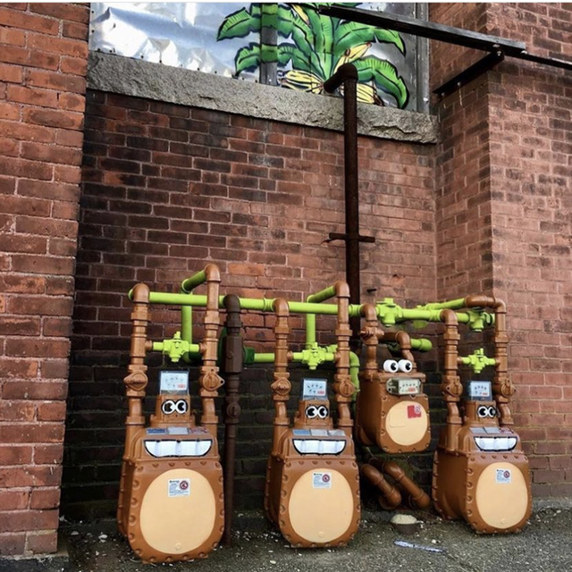 水管艺术，天马行空的想象，让街道变得多姿多彩