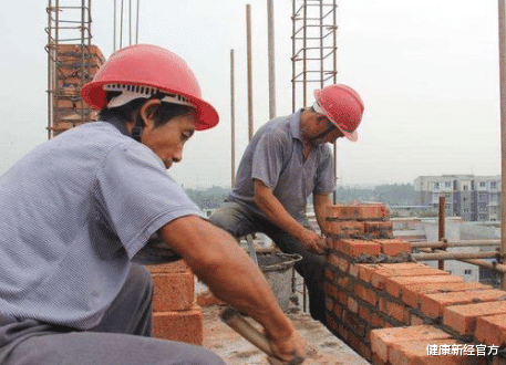 痛风|35岁农民工确诊痛风，2个月肾衰竭逝世，医生：身体“2”处异常，尽早检查