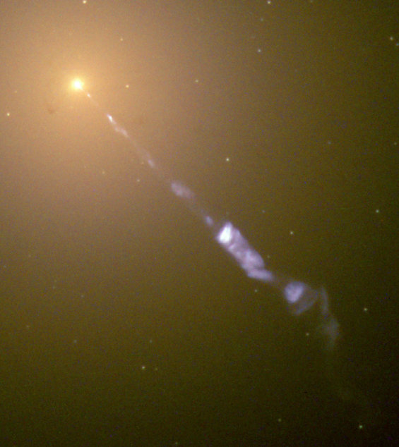 活动星系 宇宙的恐怖秀场：碰撞星系中的喷射流?，很是壮观