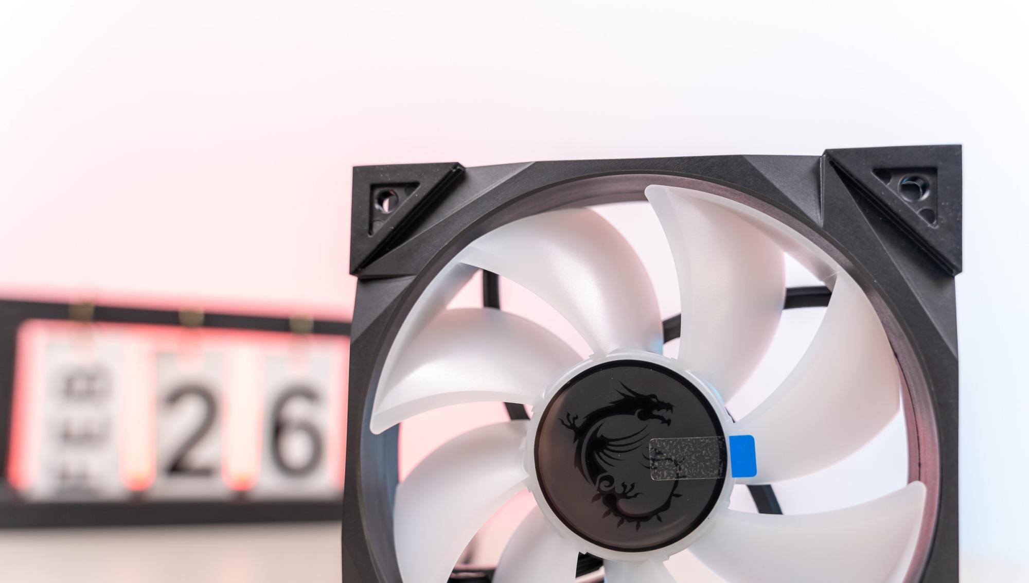 CPU|外观精致漂亮,性能非常强大、微星寒霜K360一体式水冷散热 评测