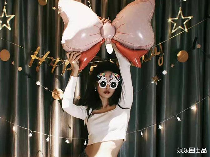 徐璐|徐璐庆生照火了，造型太野引起热议，网友：以为是夜店女王