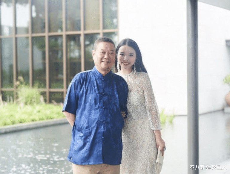 章泽天|4位内地名媛千金，身价4百亿39岁未嫁，章泽天和她同场被冷落