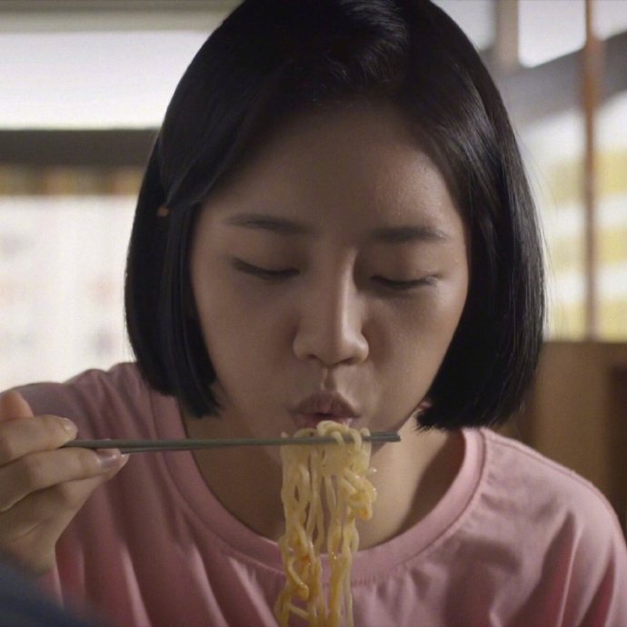 苹果|表情包：想要减肥的心，每次说完要减肥后的你 ?