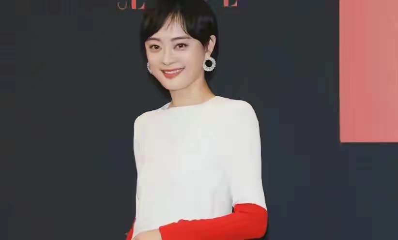 孙俪|孙俪红毯翻车！一袭高定礼服拖不起松垮上围，不吸肚子露妈妈胸口