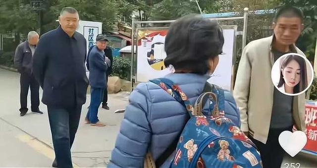 杜新枝直言: 路人看到我总会莫名吐口水, 如今已成整个小区焦点人物