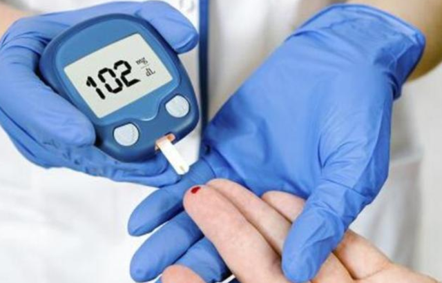 血糖|45岁女子没有用药，血糖就从11.8降到5.7，看下她是怎样做到的