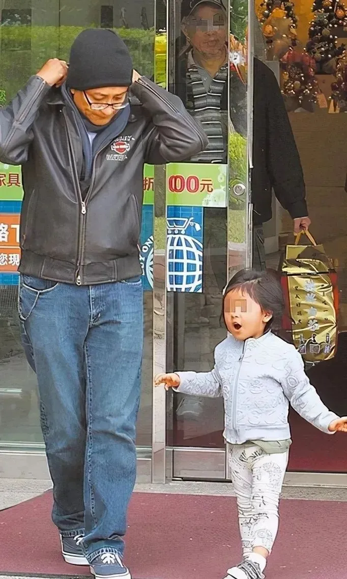 阿雅|20年后，和周迅做闺蜜的她翻身了？